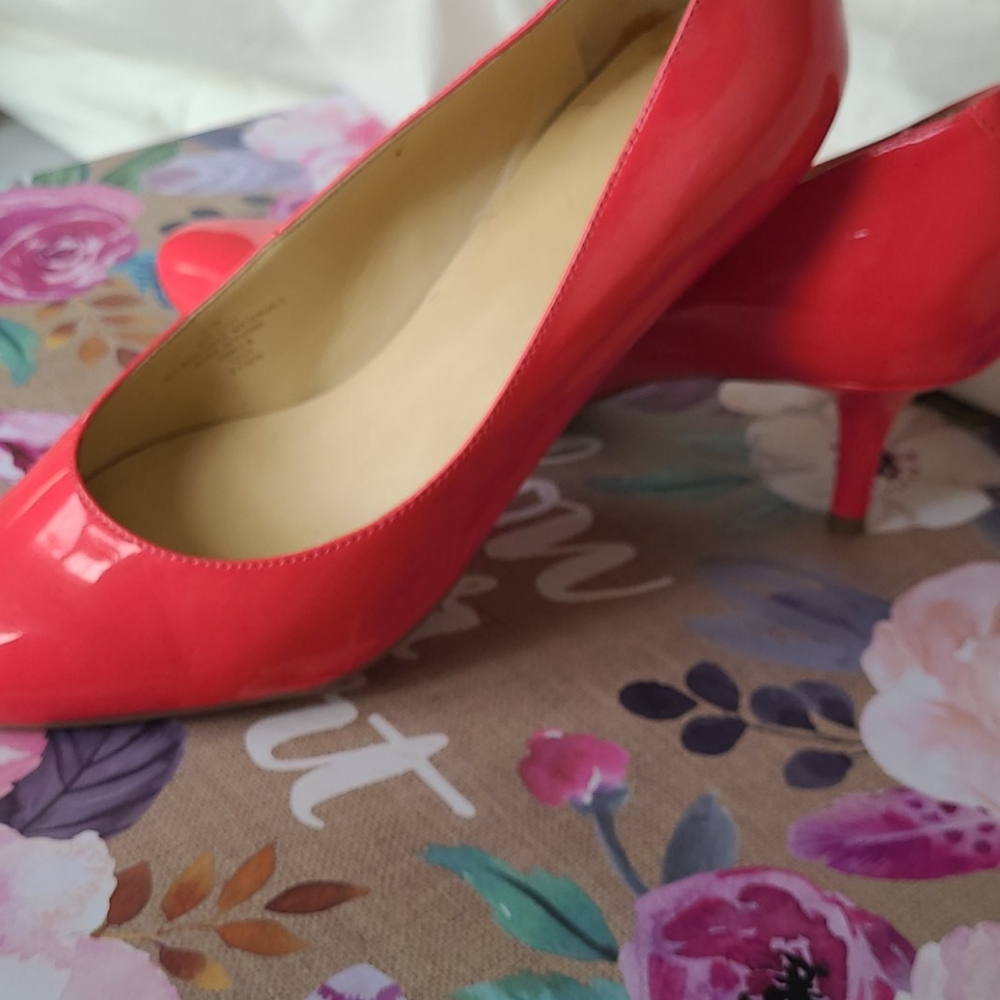 Heels - Picture 2 of 2